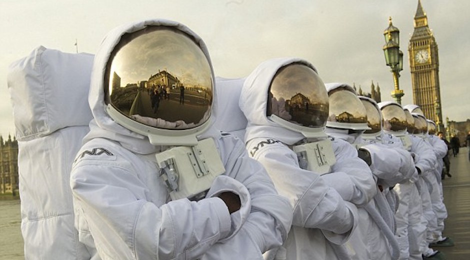 Lynx Apollo Astronauts pose outside of Big Ben